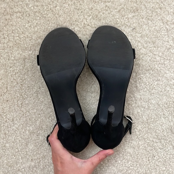 Lulu’s Black Stiletto Heel - Picture 5 of 5